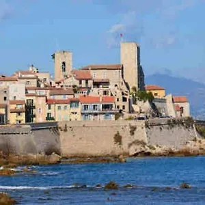 Meublé Proche Plages Et Vieille Appartamento Antibes