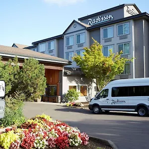 *** Hotel Radisson Airport United States